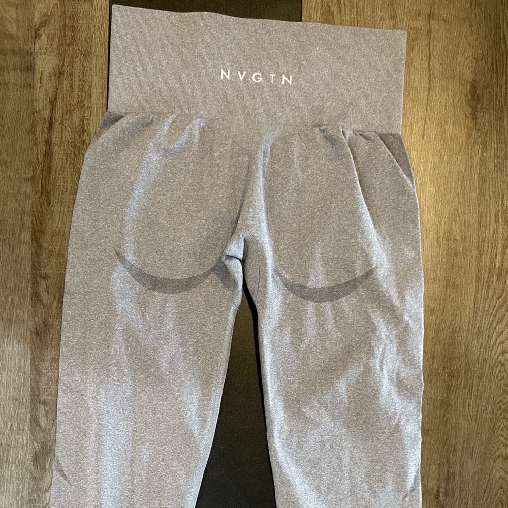 NWOT Contour NVGTN Medium Legging